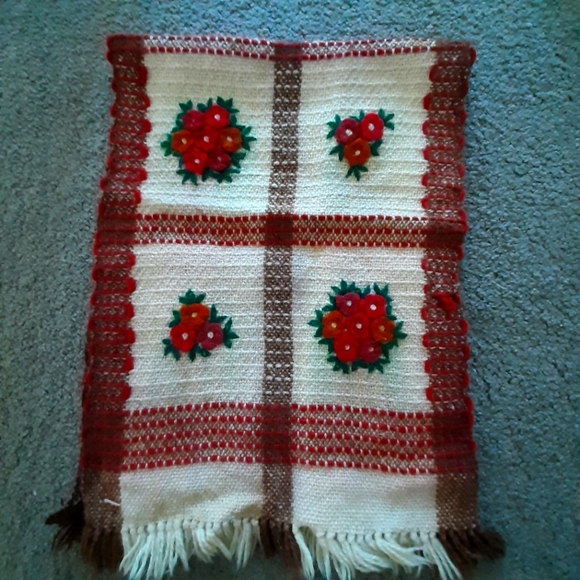 Vintage Other - Vintage retro floral table runner decorative mat